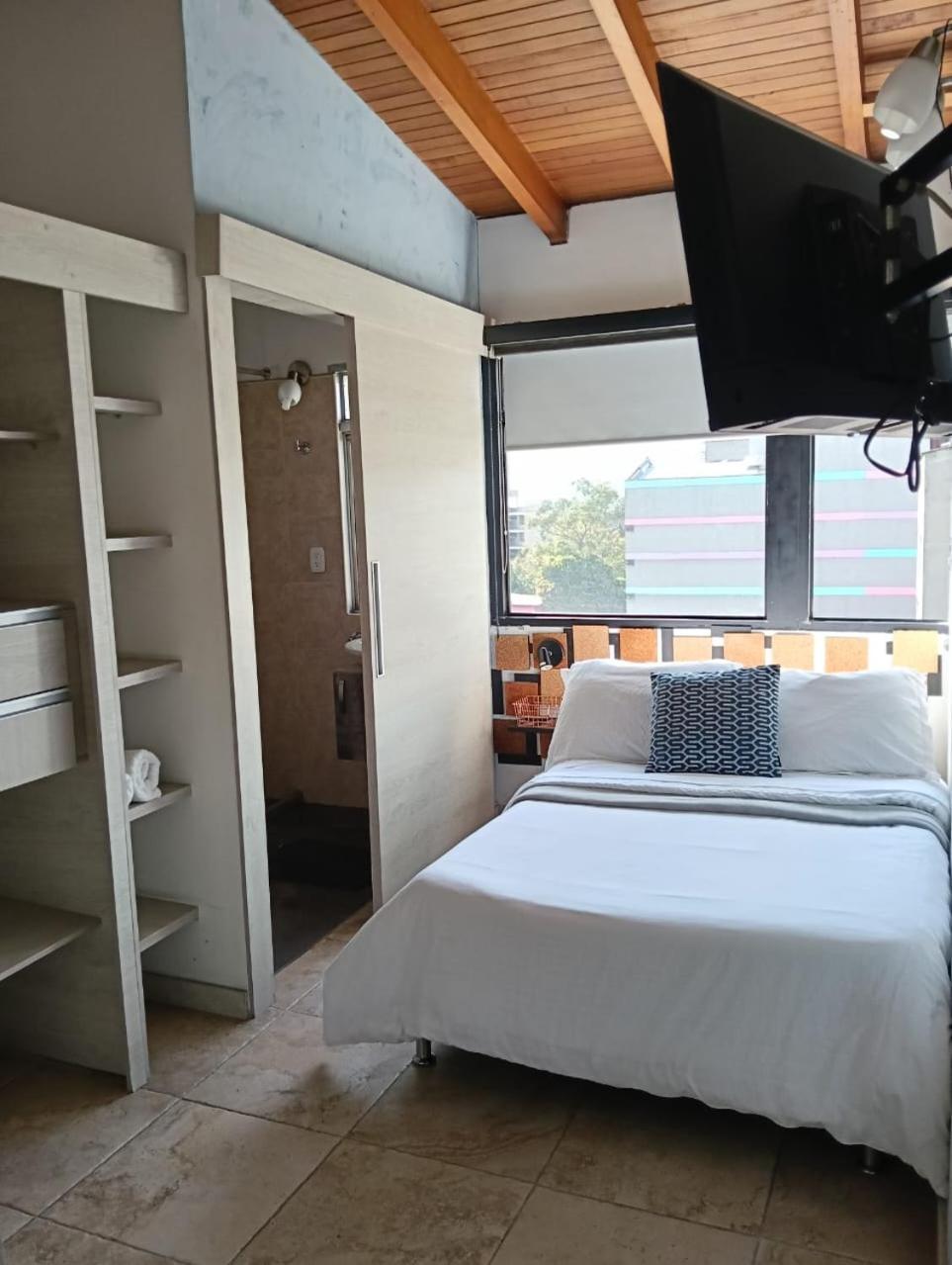 Tauro Black Cerca Al Estadio Atanasio Girardot Hotel Medellin
